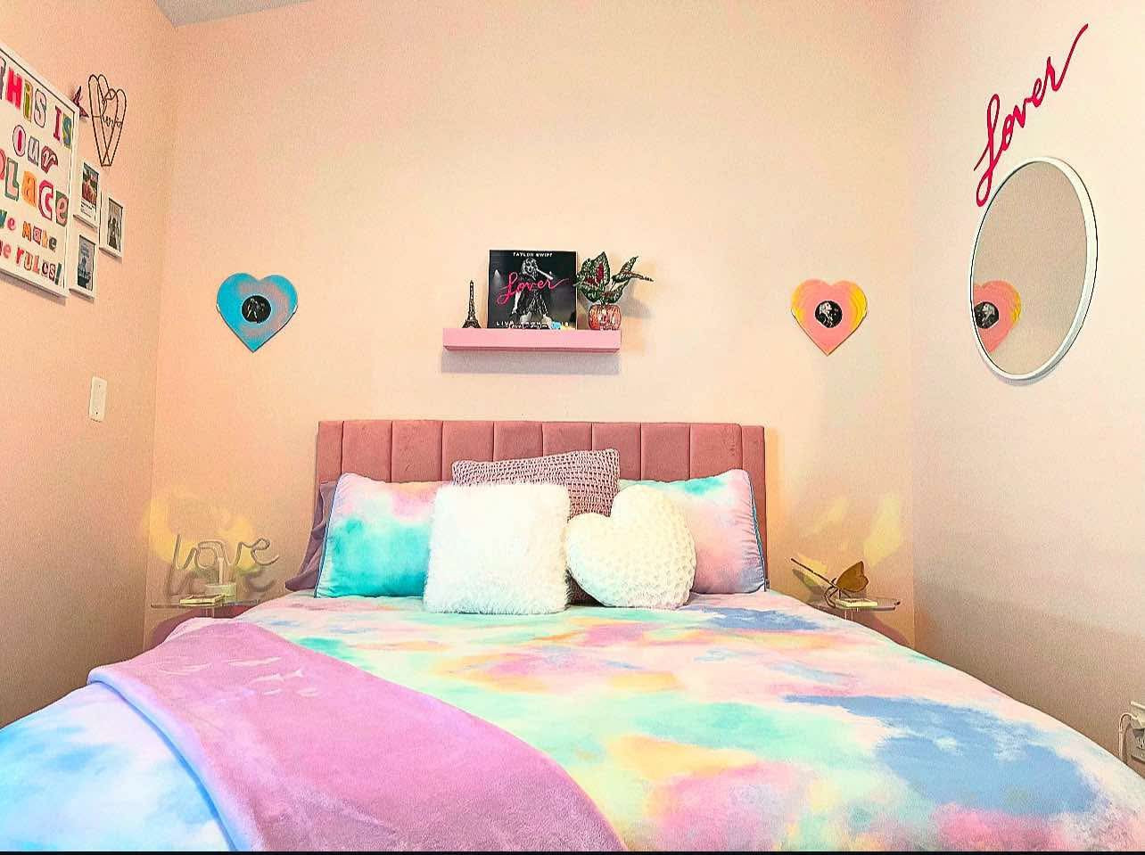 Custom LOVER Heart VINYL MOUNTS Set of 2 -Display your Vinyls -Vinyl Wall Holders